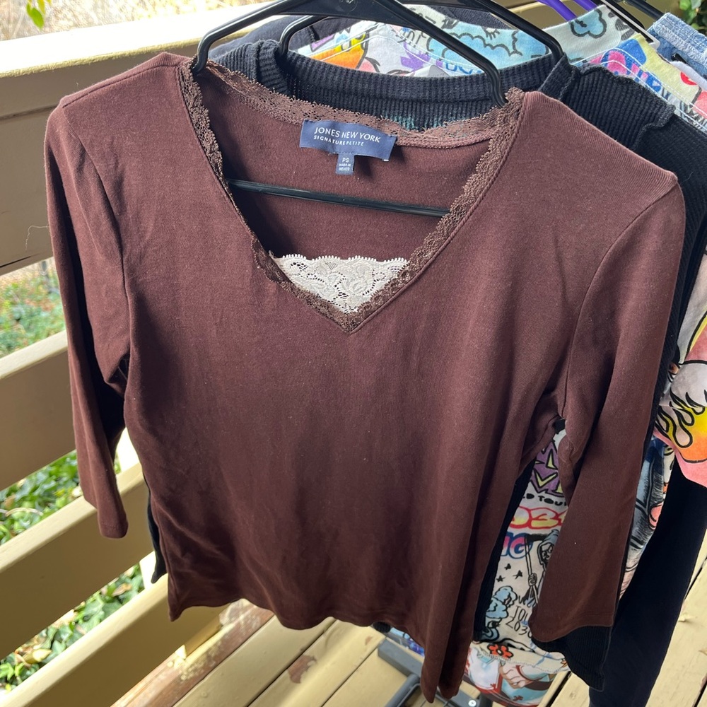 Vintage long sleeve with sewn in lace detail